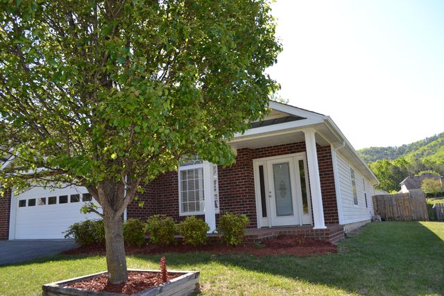 4305 Faircrest LN, Roanoke, VA 24018