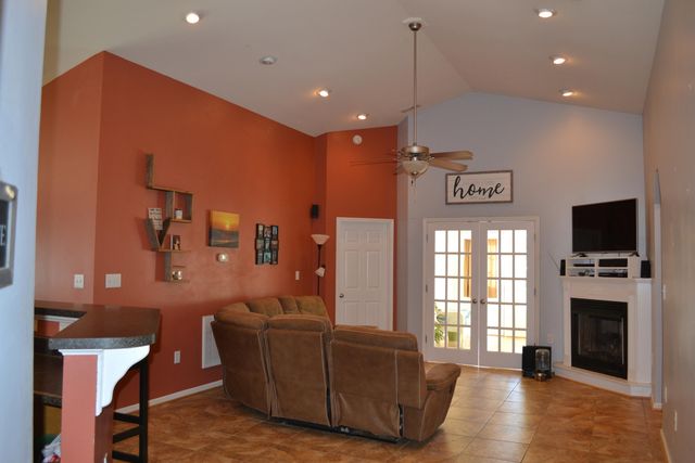 4305 Faircrest LN, Roanoke, VA 24018