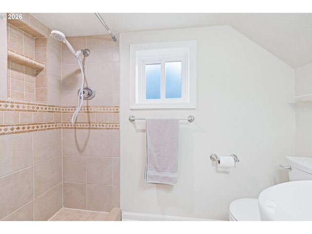 2824 GARFIELD St, Longview, WA 98632