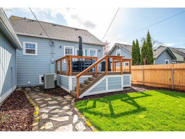 2824 GARFIELD St, Longview, WA 98632