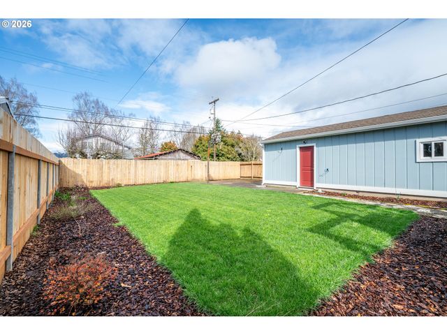 2824 GARFIELD St, Longview, WA 98632