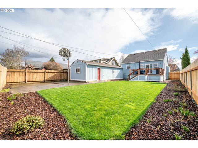 2824 GARFIELD St, Longview, WA 98632