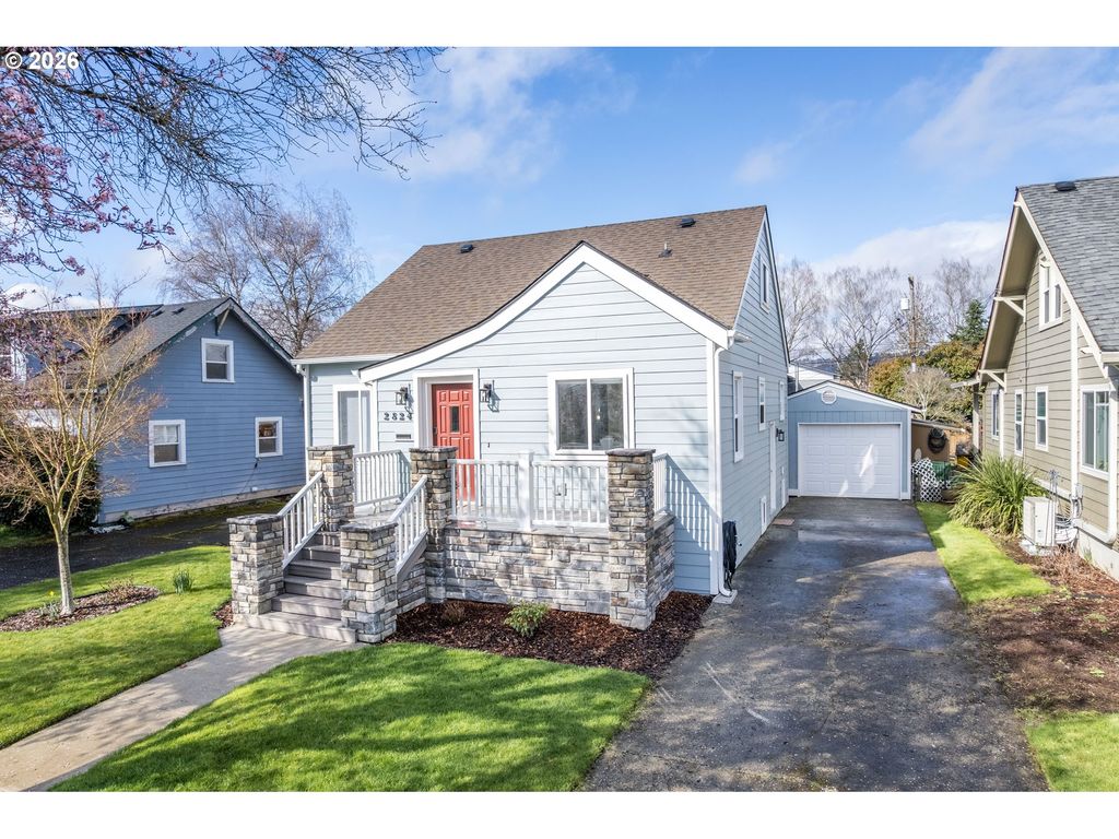 2824 GARFIELD St, Longview, WA 98632