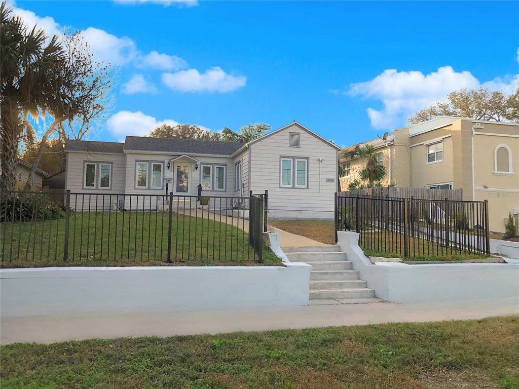 425 N OLEANDER AVENUE, Daytona Beach, FL 32118
