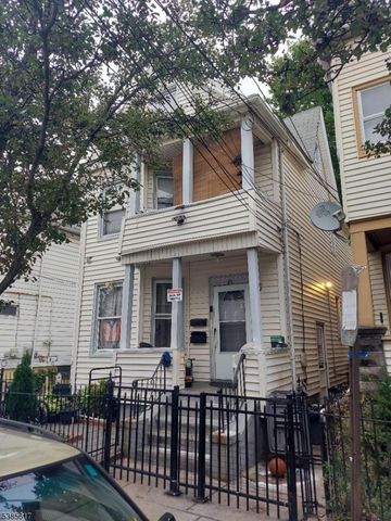 35 Harrison Pl, Clifton City, NJ 07011
