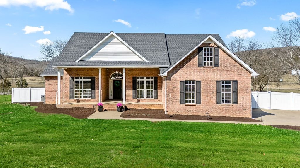 555 Old Woodbury Pike, Readyville, TN 37149