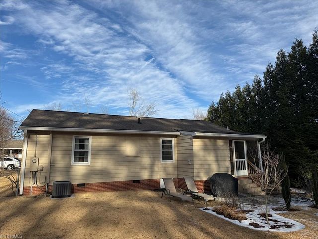 229 Hastings Drive, Kernersville, NC 27284