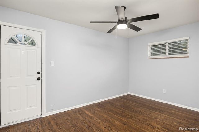 24270 Scotia Road, Oak Park, MI 48237