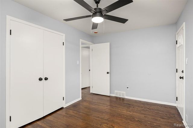 24270 Scotia Road, Oak Park, MI 48237
