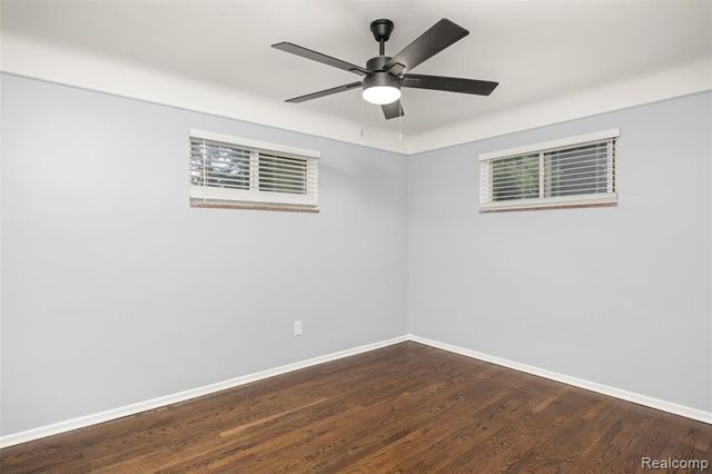 24270 Scotia Road, Oak Park, MI 48237