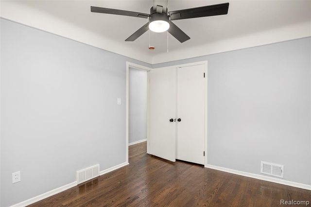 24270 Scotia Road, Oak Park, MI 48237
