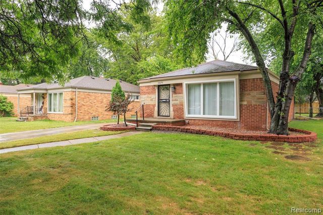 24270 Scotia Road, Oak Park, MI 48237