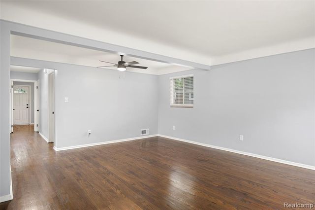 24270 Scotia Road, Oak Park, MI 48237