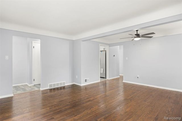 24270 Scotia Road, Oak Park, MI 48237