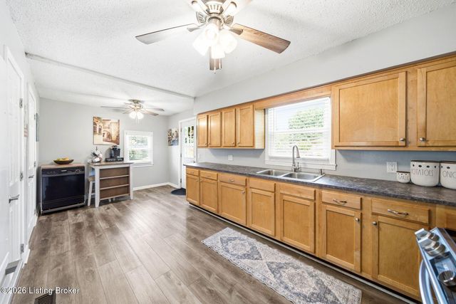 3120 S Crums Ln, Louisville, KY 40216