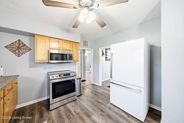 3120 S Crums Ln, Louisville, KY 40216