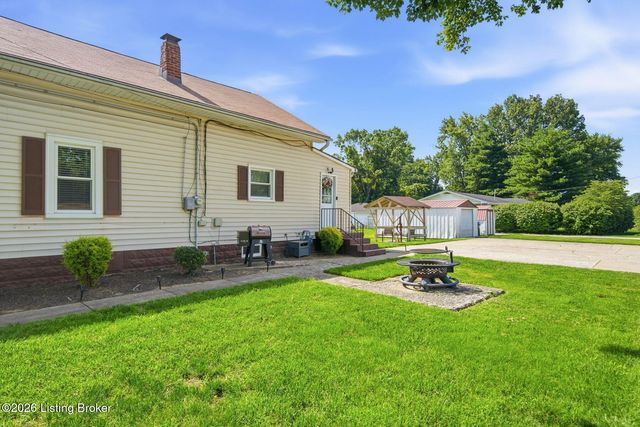3120 S Crums Ln, Louisville, KY 40216
