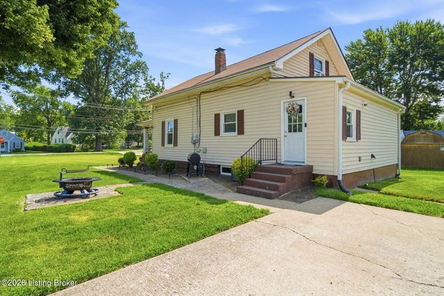 3120 S Crums Ln, Louisville, KY 40216