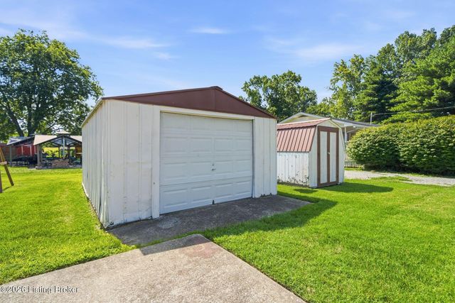 3120 S Crums Ln, Louisville, KY 40216