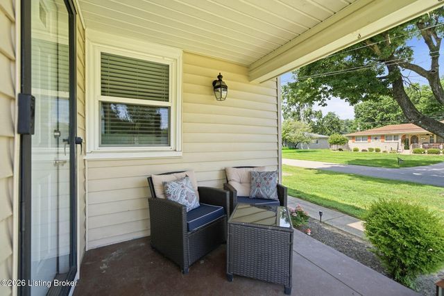3120 S Crums Ln, Louisville, KY 40216