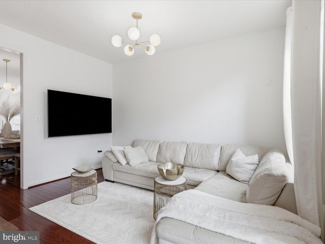 25114 HARPENDEN TER, Aldie, VA 20105