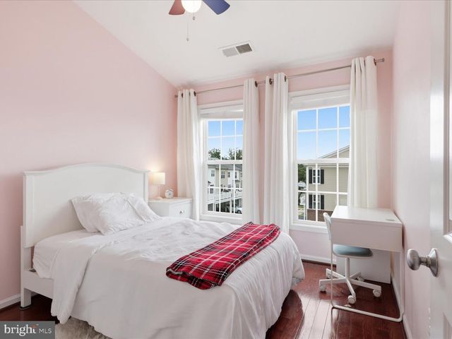 25114 HARPENDEN TER, Aldie, VA 20105