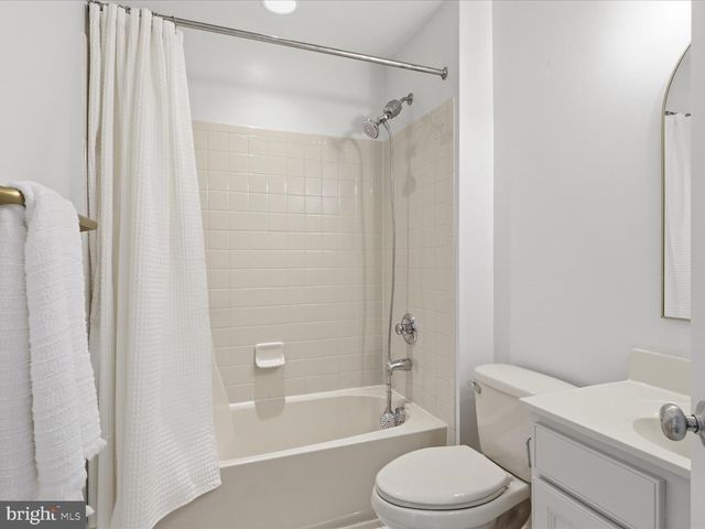 25114 HARPENDEN TER, Aldie, VA 20105