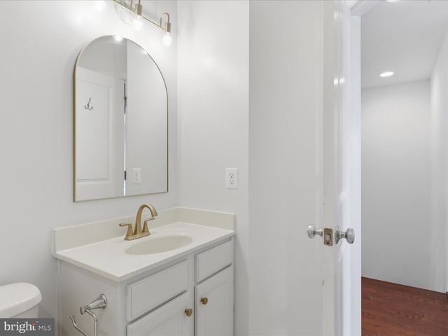 25114 HARPENDEN TER, Aldie, VA 20105