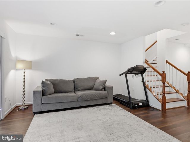 25114 HARPENDEN TER, Aldie, VA 20105