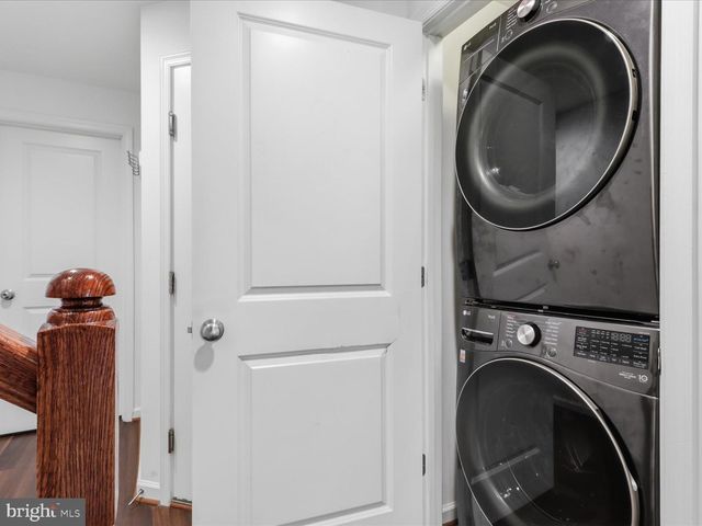 25114 HARPENDEN TER, Aldie, VA 20105