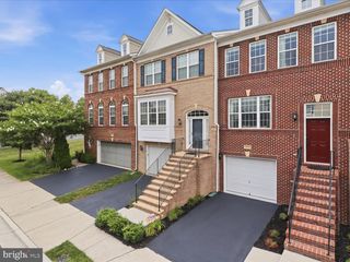 25114 HARPENDEN TER, Aldie, VA 20105