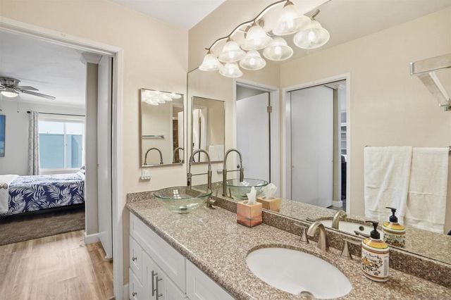 1855 Diamond 114, San Diego, CA 92109