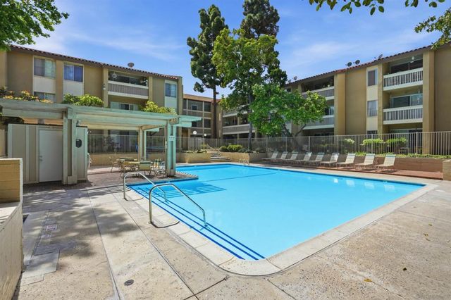 1855 Diamond 114, San Diego, CA 92109