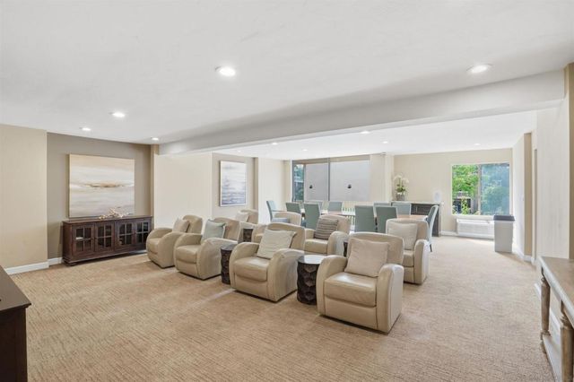 1855 Diamond 114, San Diego, CA 92109