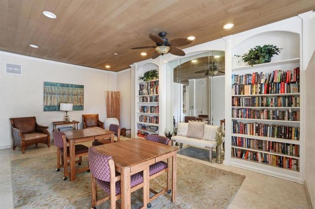 1855 Diamond 114, San Diego, CA 92109