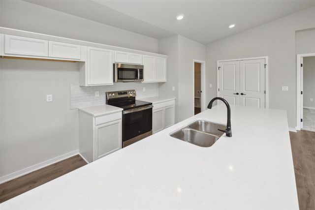 16608 Walnut Meadows Drive, Urbandale, IA 50323