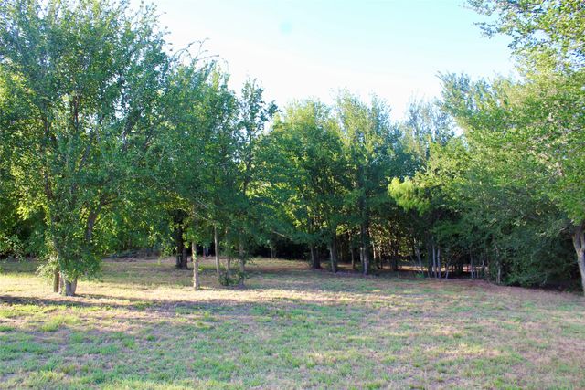 837 Beach Road Lots 40,41,42, Bowie, TX 76230