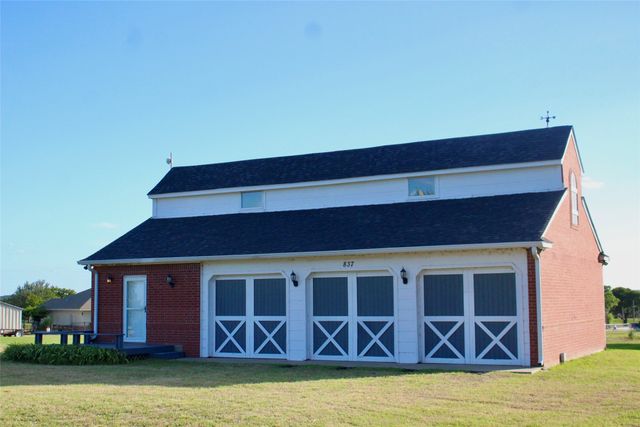837 Beach Road Lots 40,41,42, Bowie, TX 76230