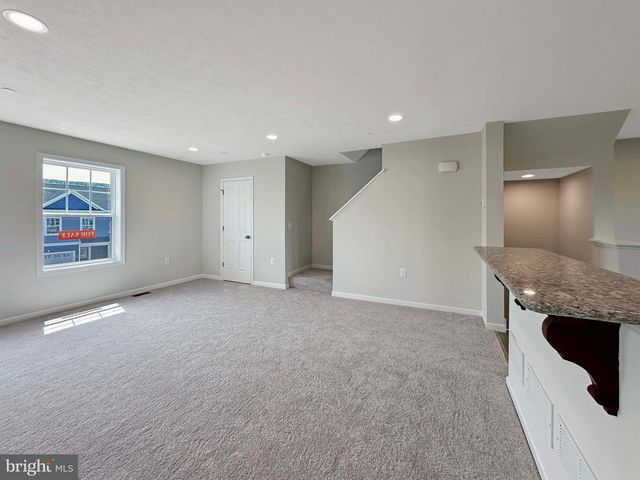 142 HIGHPOINT PARK DR, Pleasant Gap, PA 16823