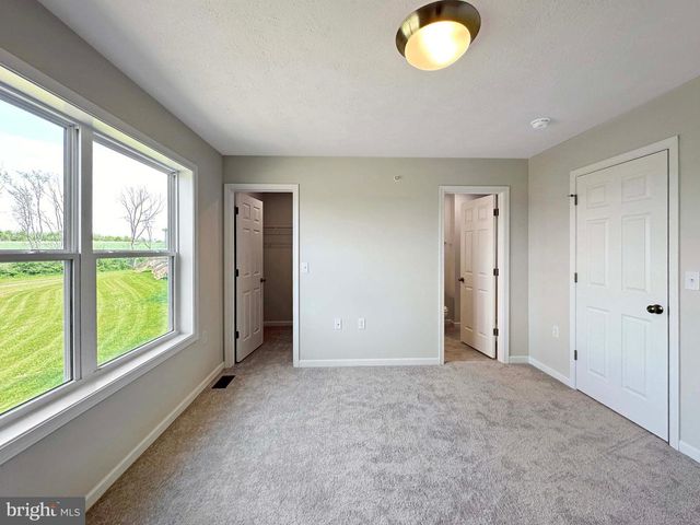 142 HIGHPOINT PARK DR, Pleasant Gap, PA 16823