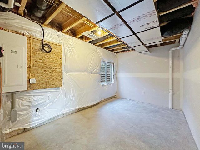 142 HIGHPOINT PARK DR, Pleasant Gap, PA 16823