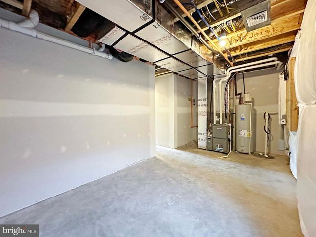 142 HIGHPOINT PARK DR, Pleasant Gap, PA 16823