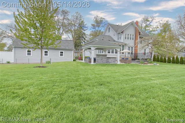 304 E Liberty Street, South Lyon, MI 48178