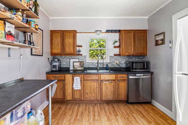 906 Cameron Street, Eau Claire, WI 54703