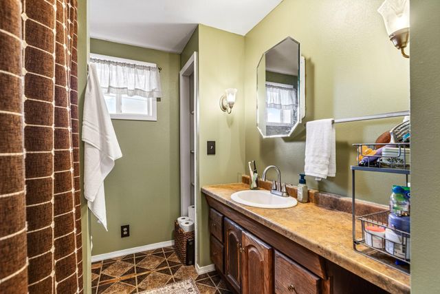 906 Cameron Street, Eau Claire, WI 54703