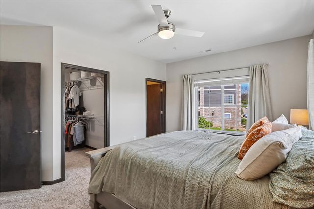 2869 Spring Rose Cir 202, Coralville, IA 52241