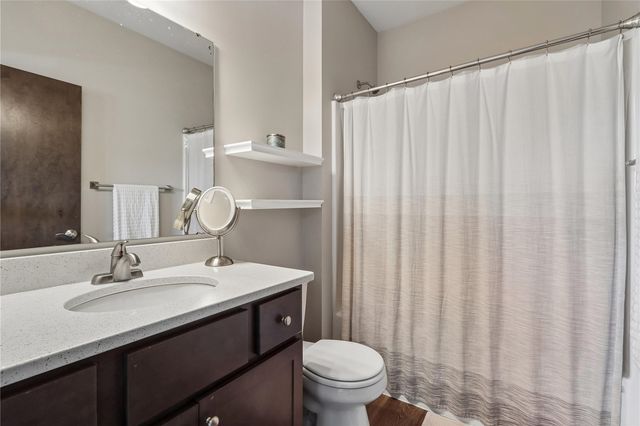 2869 Spring Rose Cir 202, Coralville, IA 52241