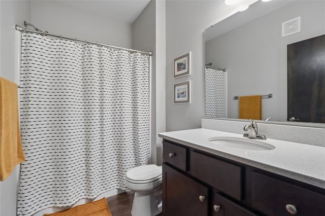 2869 Spring Rose Cir 202, Coralville, IA 52241