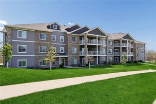 2869 Spring Rose Cir 202, Coralville, IA 52241