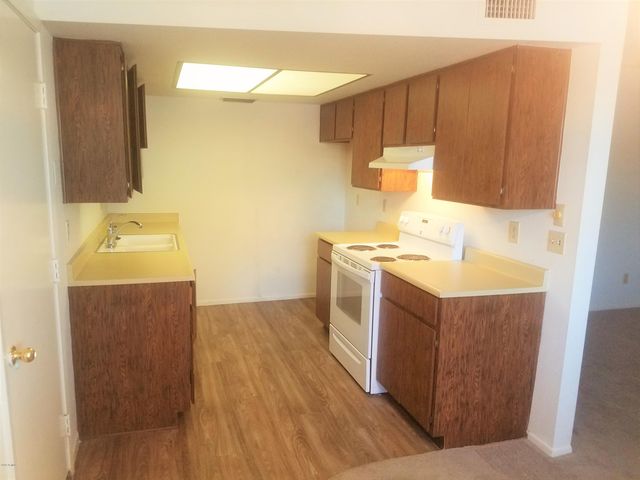 9609 W CINNABAR Avenue B, Peoria, AZ 85345